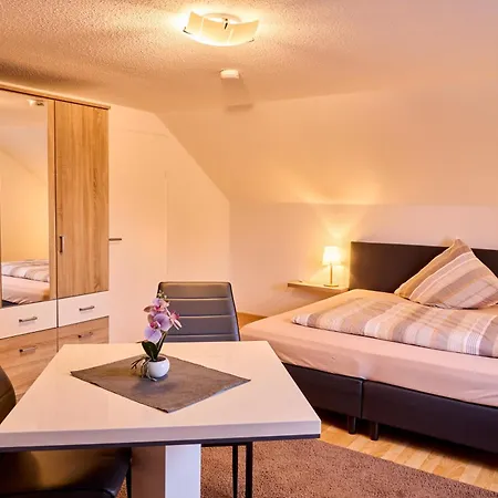 Appartement 38368 Rennau-Gaestezimmer Mit Gemeinschaftskueche Und -Bad 
